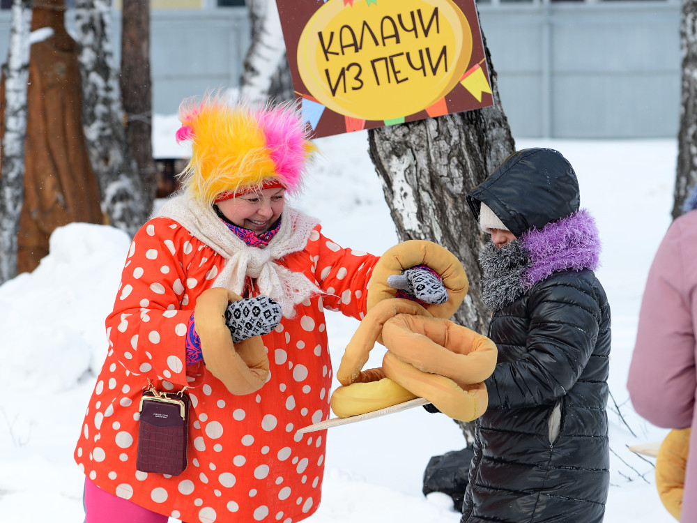 Как на масленой неделе из печи блины летели! 